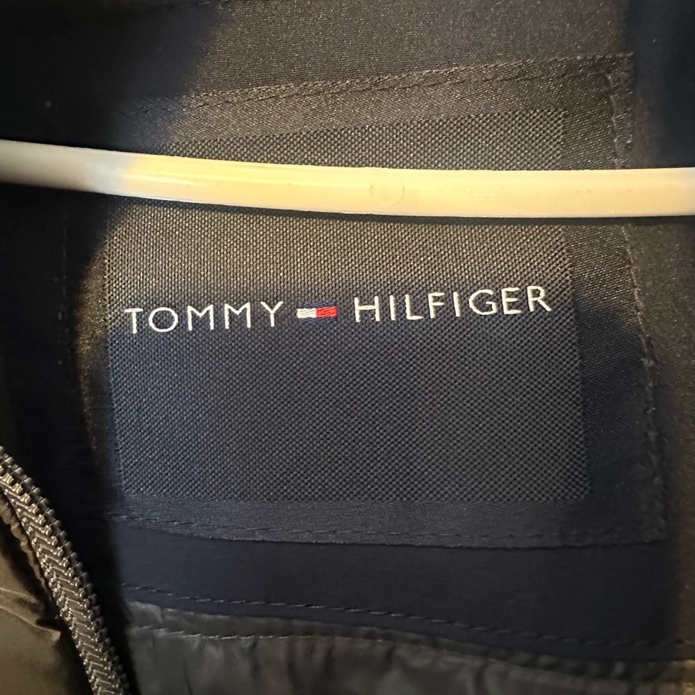 Tommy Hilfiger Men's Navy Lightweight Hooded Jacket - Picture 3 of 5